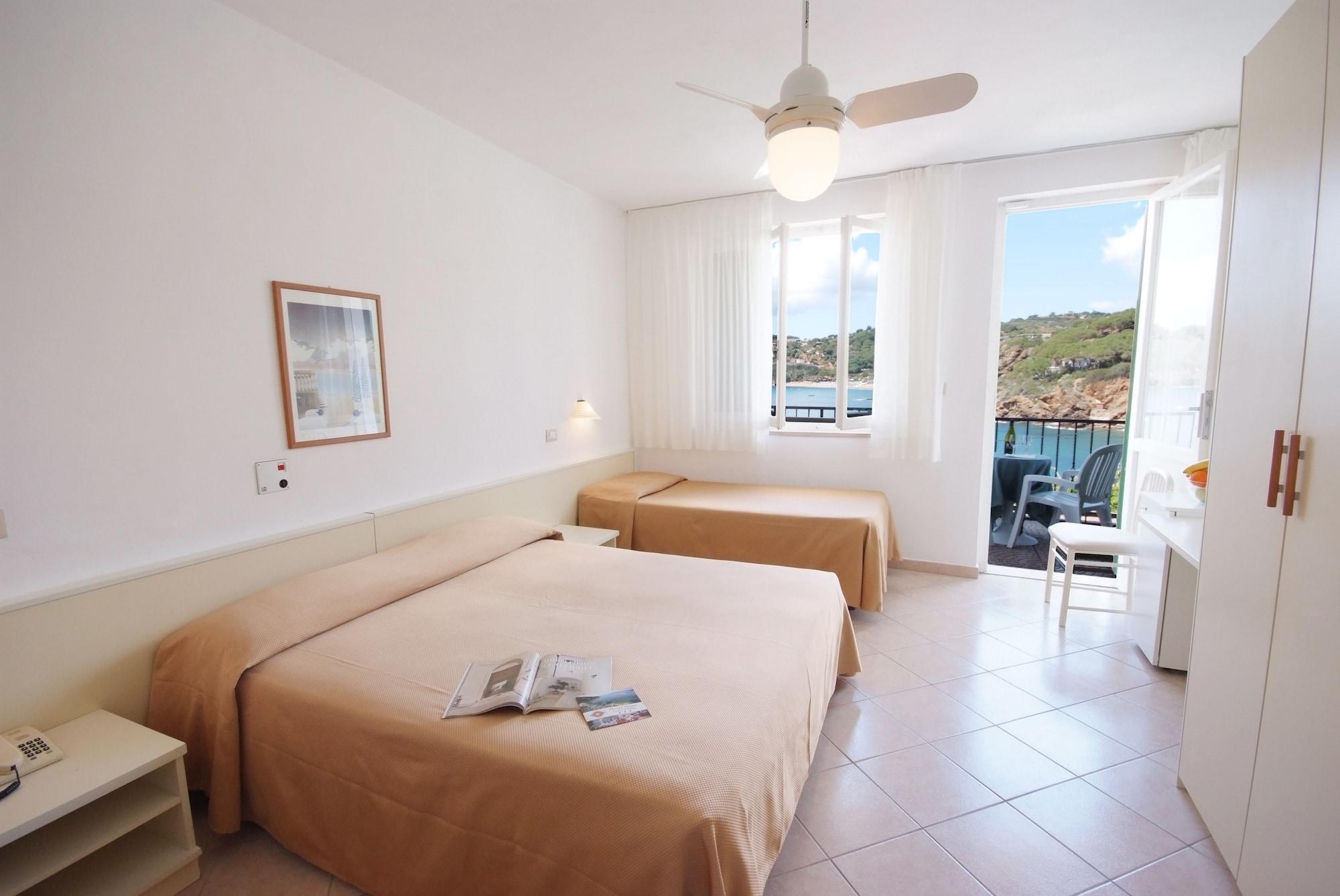 Hotel Dino Capoliveri  Bagian luar foto