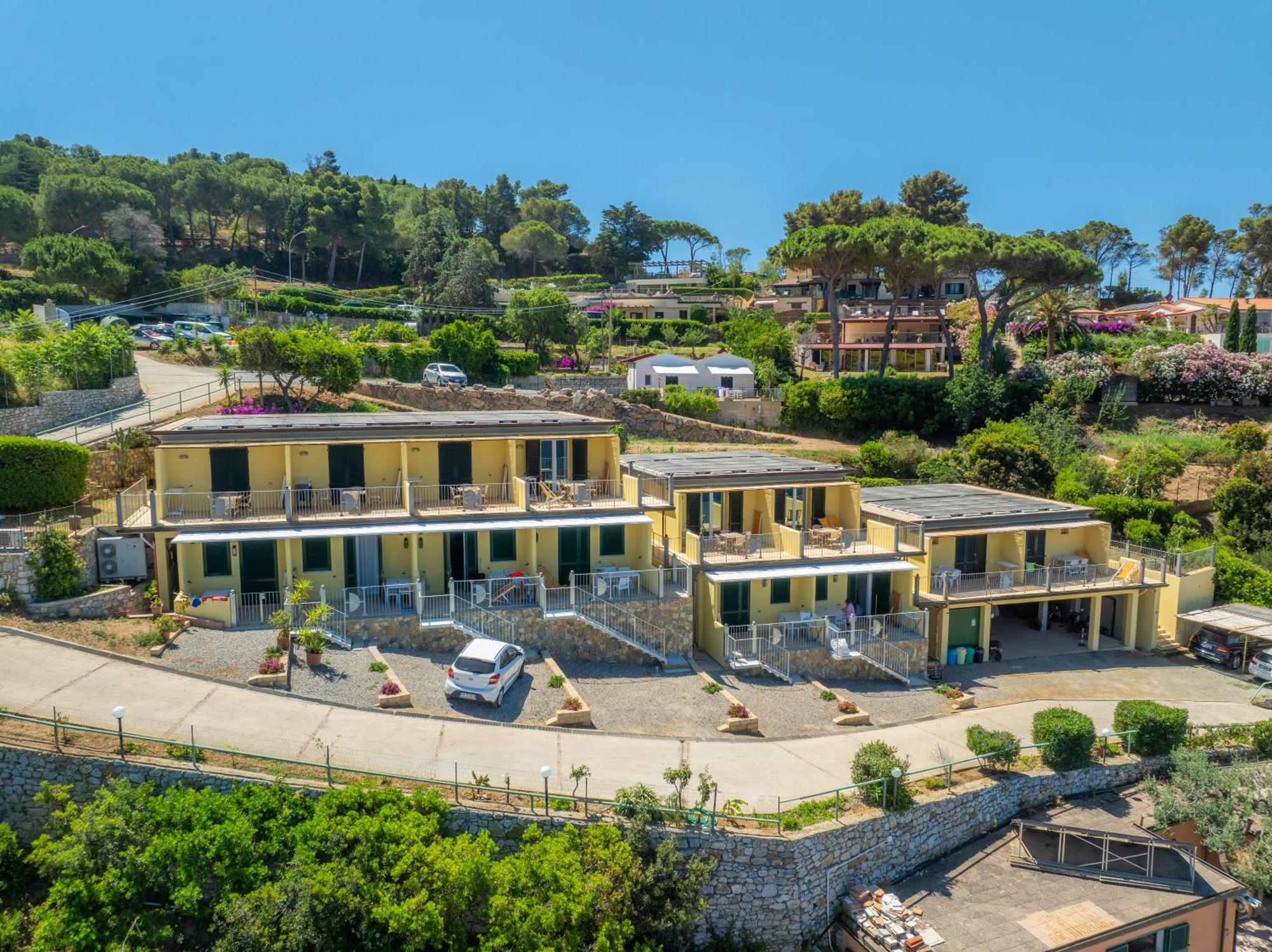 Hotel Dino Capoliveri  Bagian luar foto