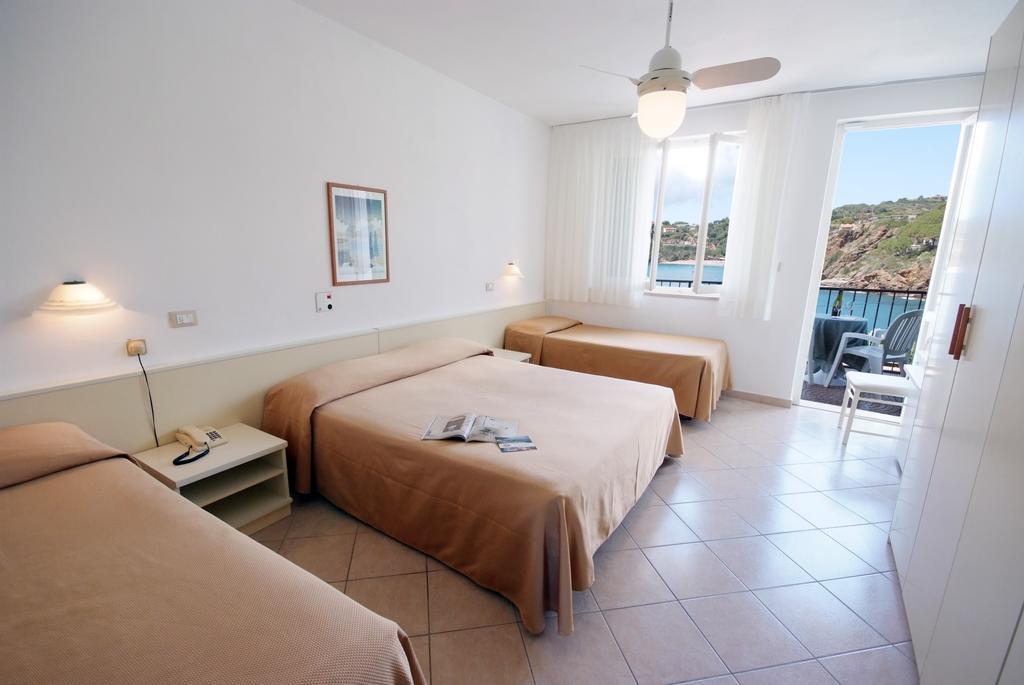 Hotel Dino Capoliveri  Bagian luar foto