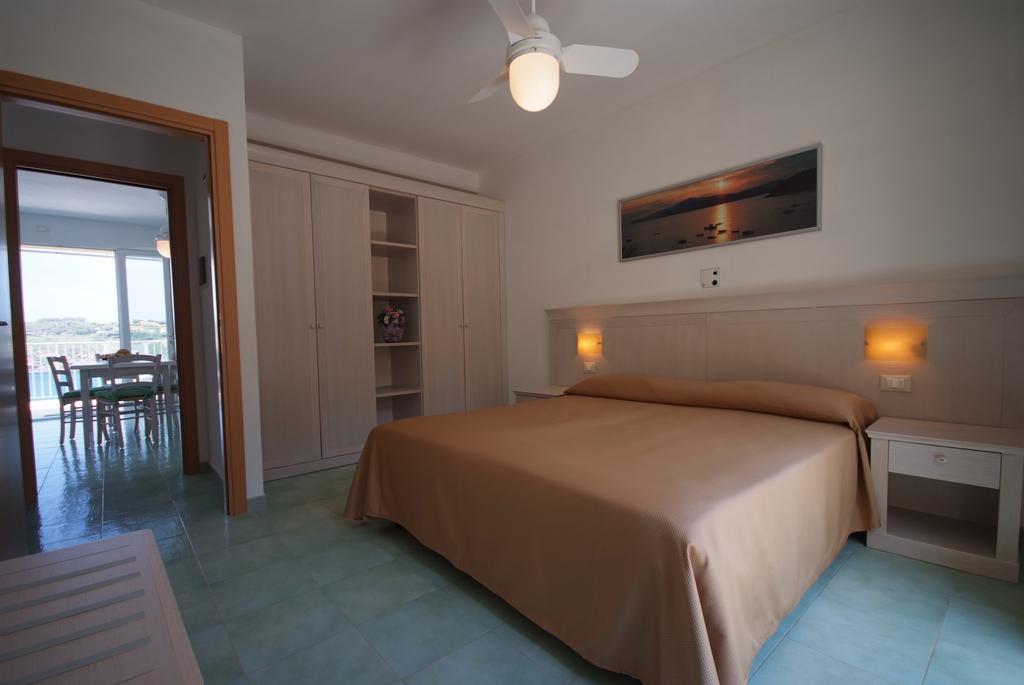 Hotel Dino Capoliveri  Bagian luar foto