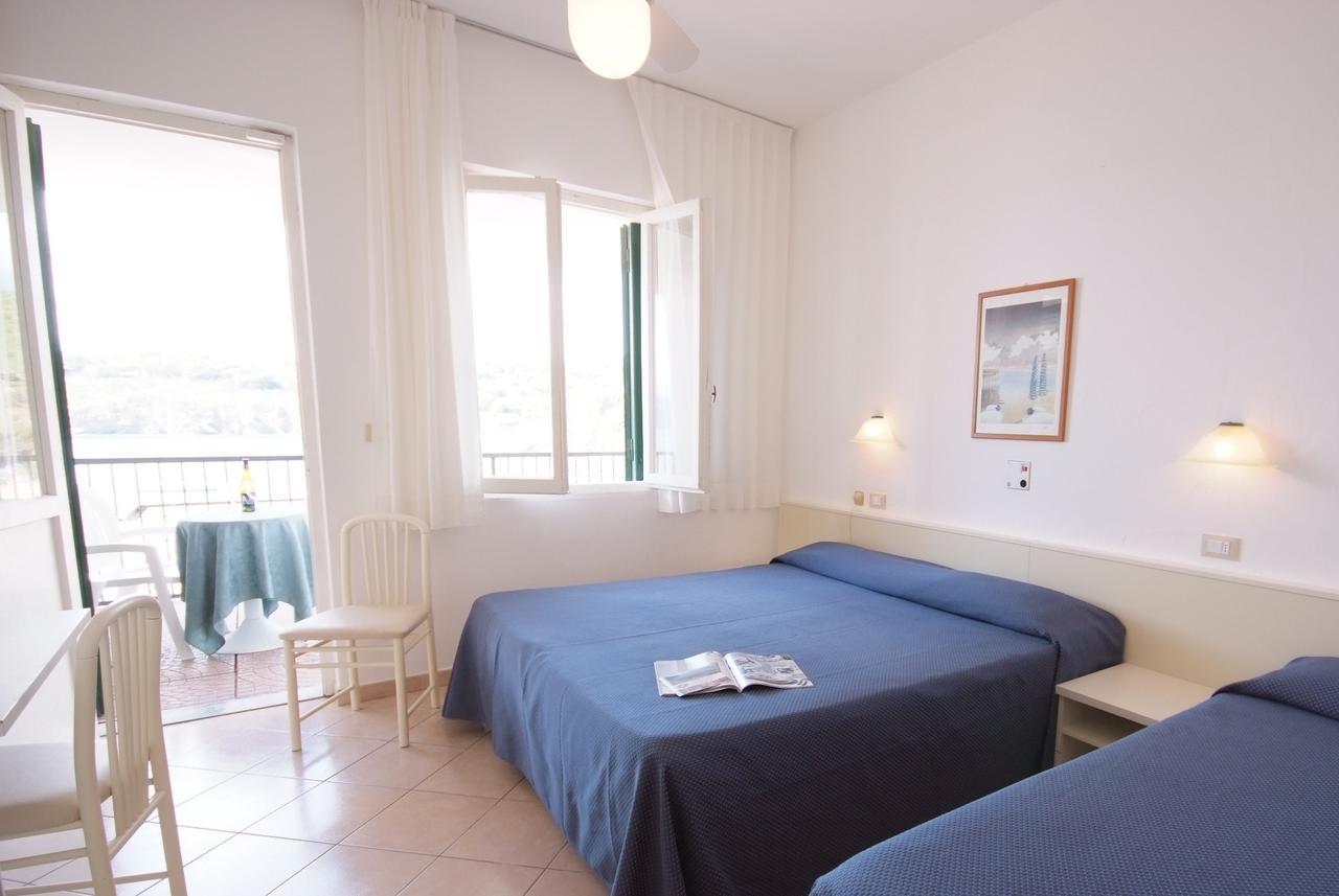 Hotel Dino Capoliveri  Bagian luar foto