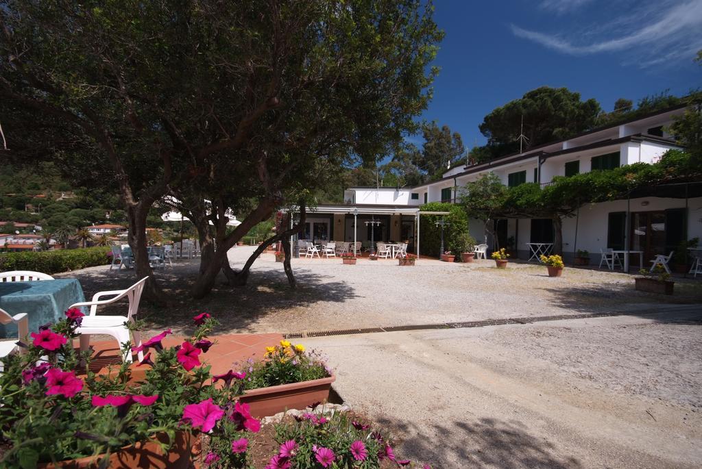 Hotel Dino Capoliveri  Bagian luar foto