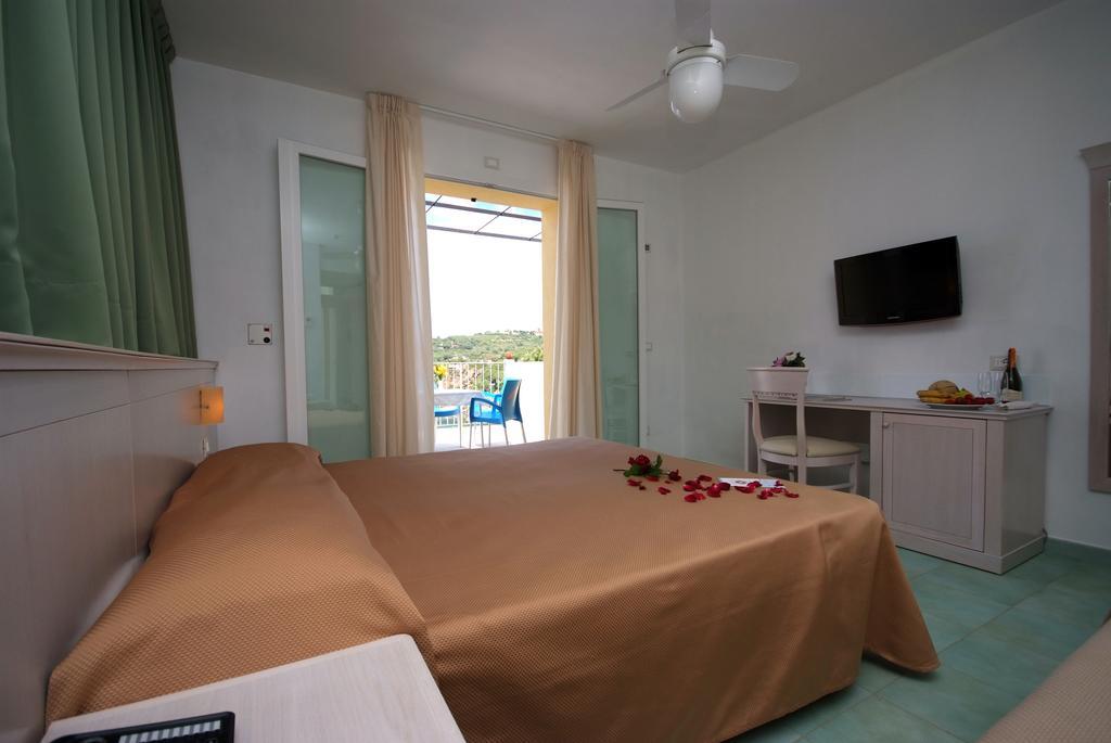 Hotel Dino Capoliveri  Bagian luar foto