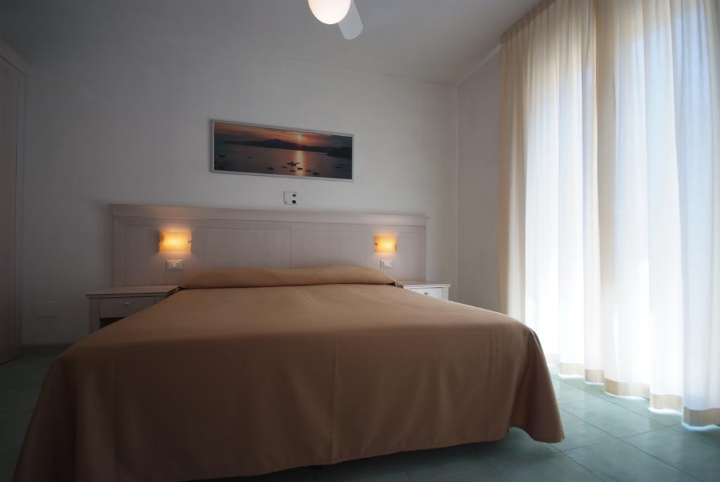 Hotel Dino Capoliveri  Bagian luar foto