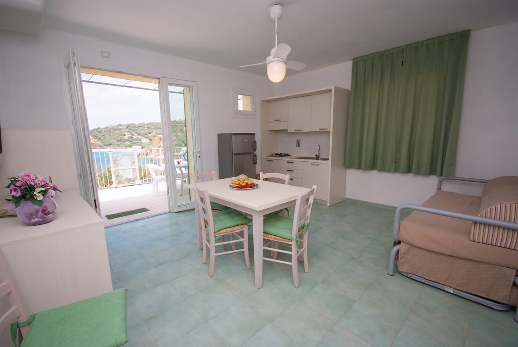 Hotel Dino Capoliveri  Ruang foto