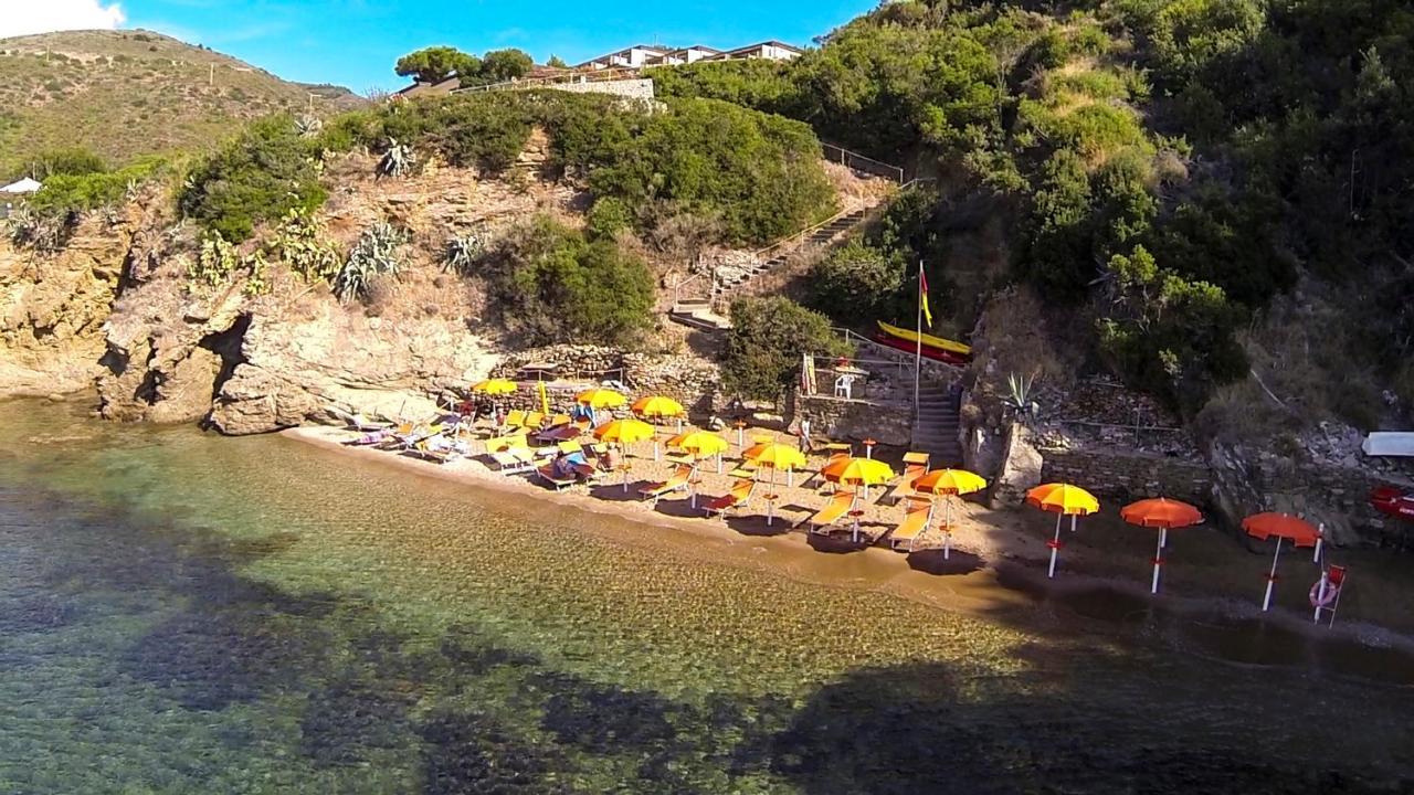 Hotel Dino Capoliveri  Bagian luar foto